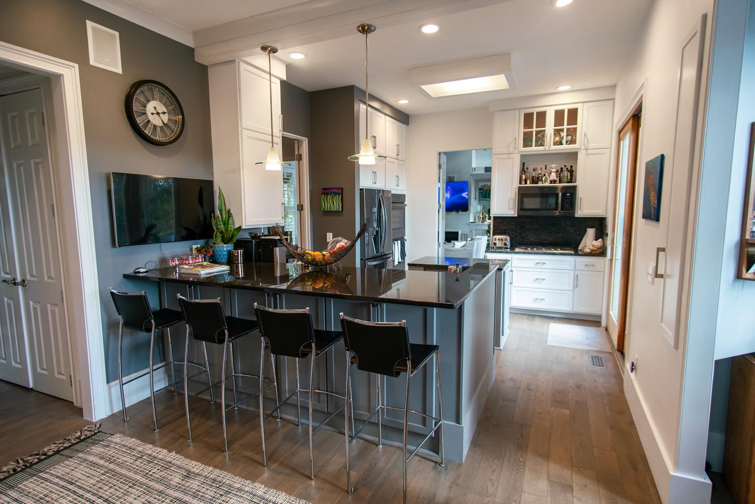 Shaker Style In Fashion Grey & White Satin Full Kitchen